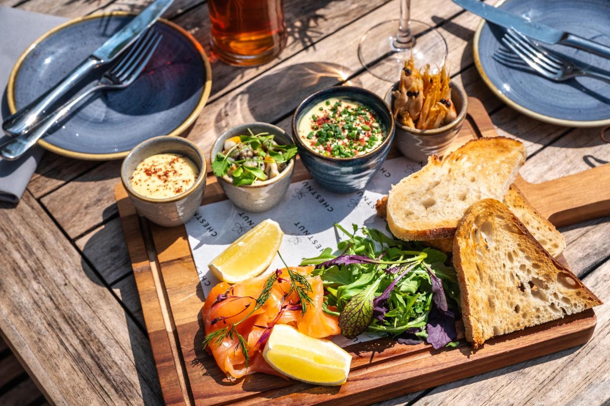Wiveton Bell Hotel Blakeney  Kültér fotó
